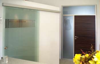 glastueren-ausstellung-motiv-ganzglastuere